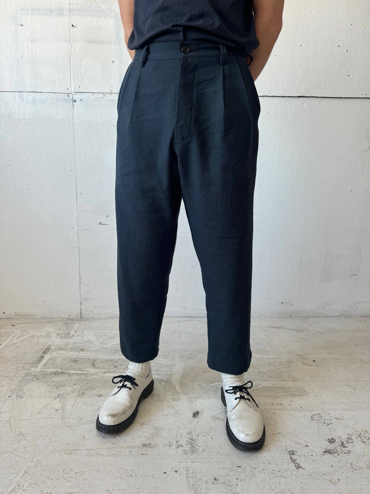 Dress Pants in Navy Wool/Linen Gabardine