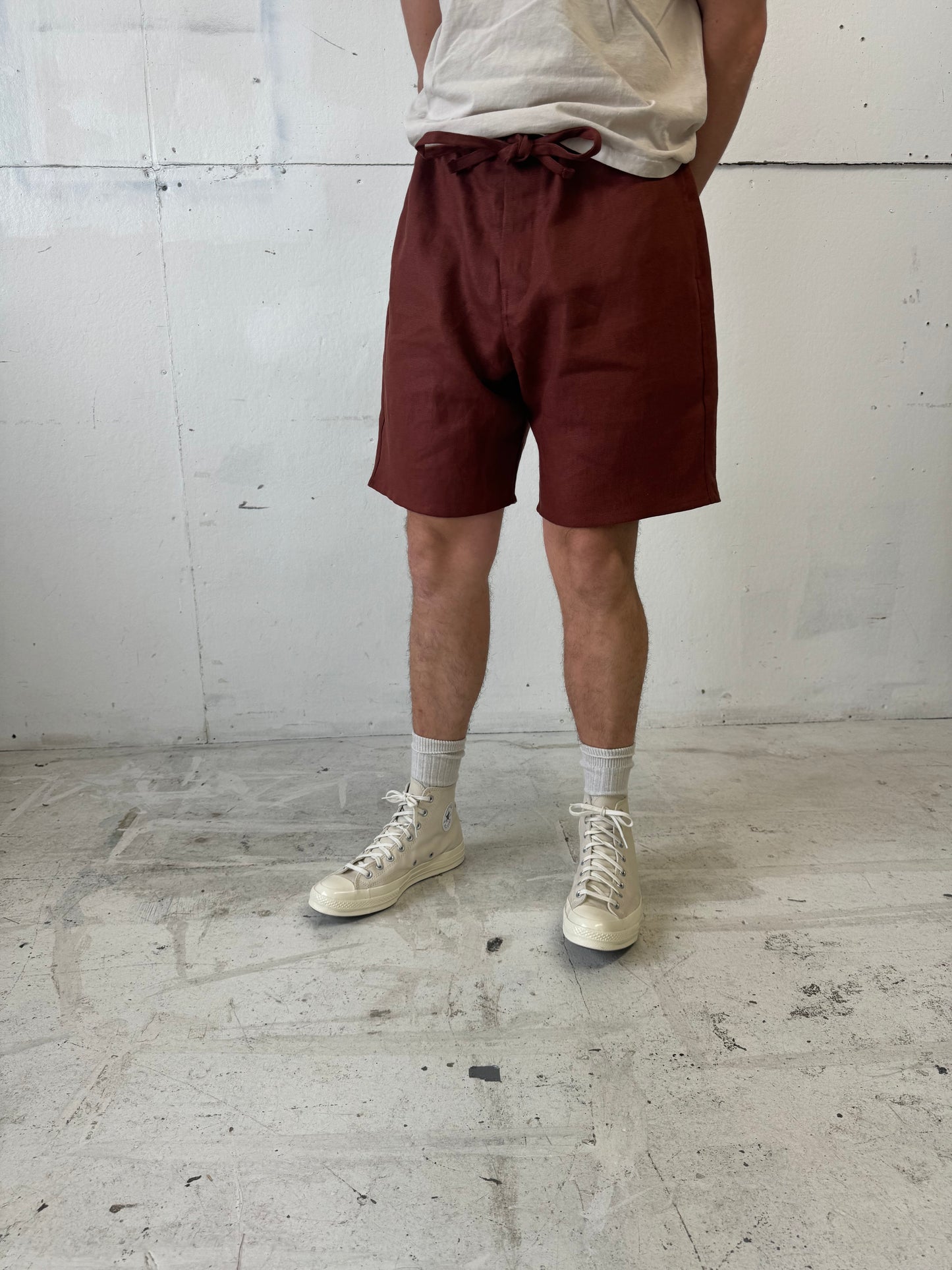 Bag Shorts in Oxblood Linen Canvas