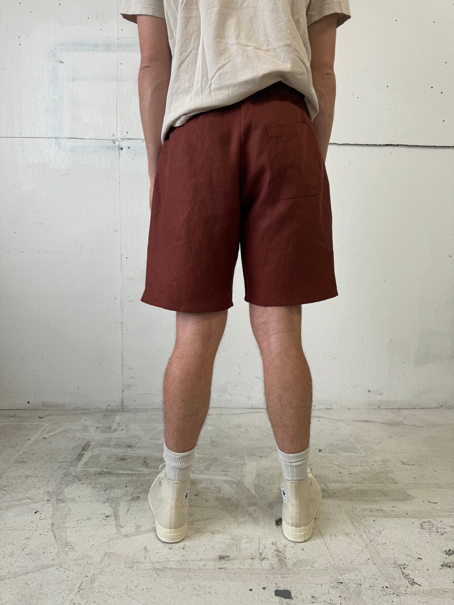 Bag Shorts in Oxblood Linen Canvas
