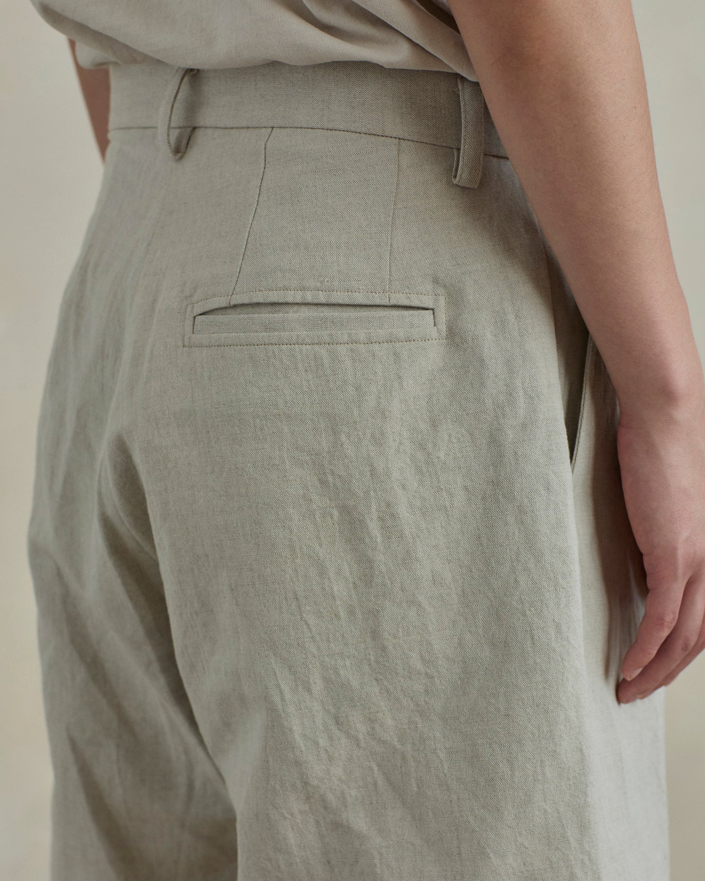 Dress Shorts in Cotton/Linen Plainweave