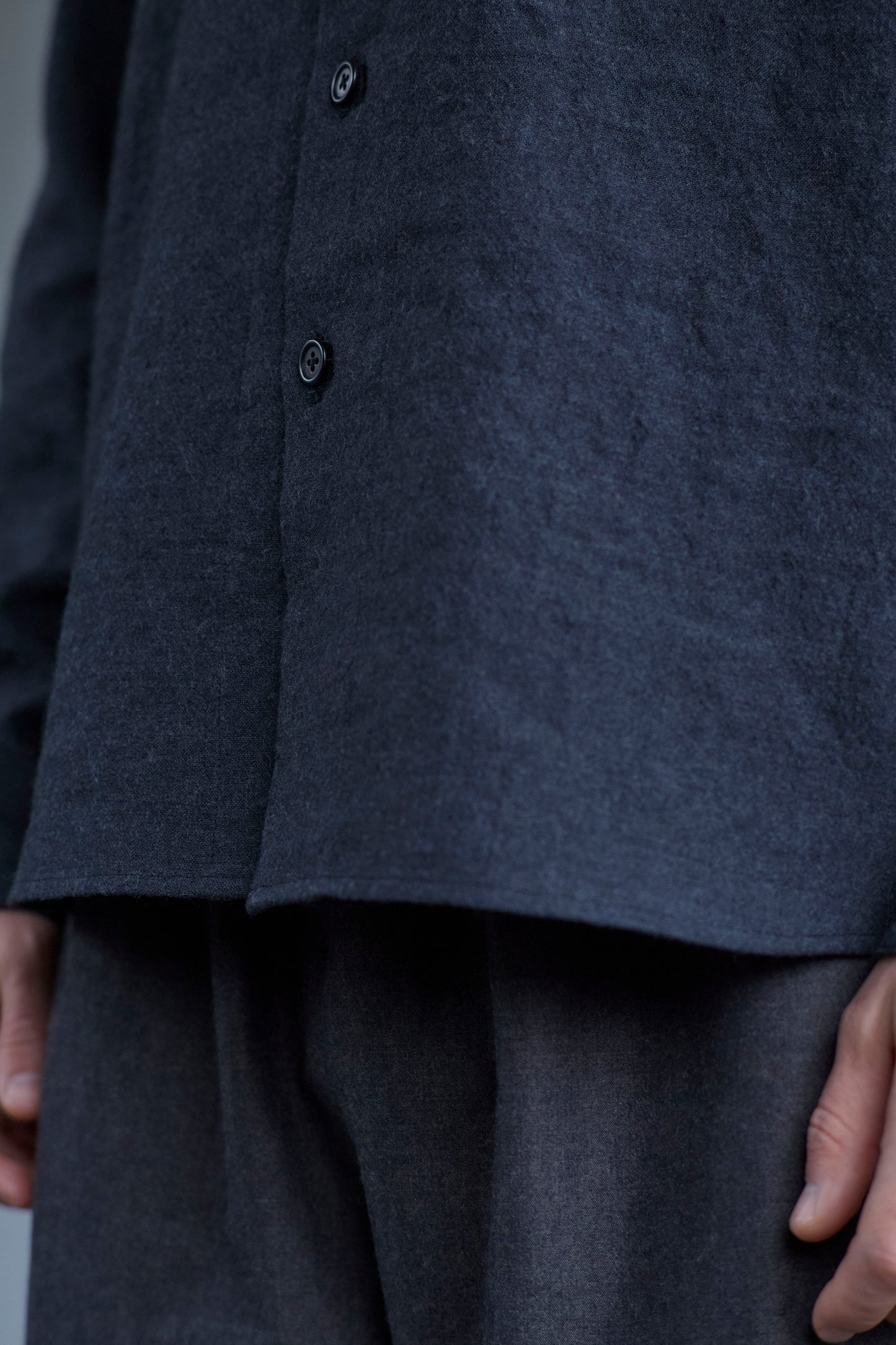 Tent Shirt in Charcoal Wool / Linen