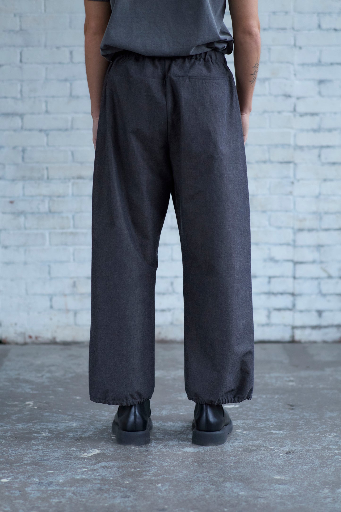 Gather Pants in Wool / Cotton Buff
